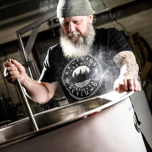 T-shirt - Svart Brewery & Distillery